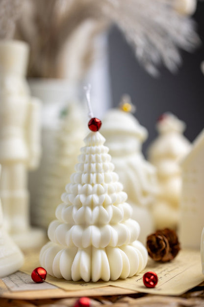 Festive Christmas Tree Candle – Handmade Decorative Soy Wax Candle for Holiday Home Decor & Gifts